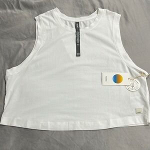 Vuori White Feather Sleeveless Crop Tank Muscle Tee Size Large